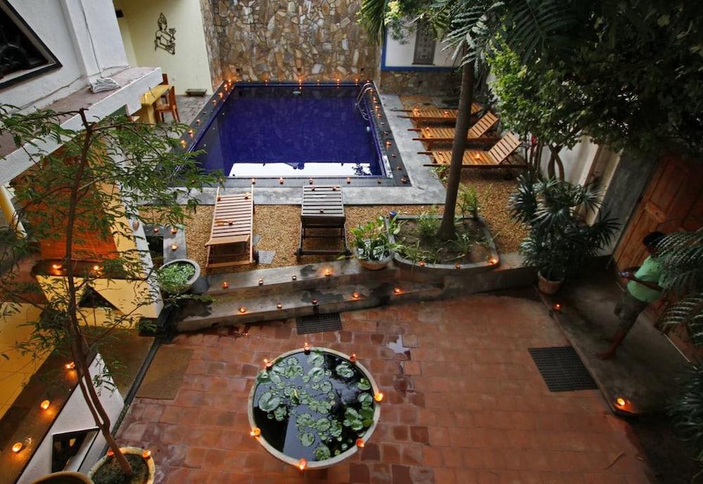 โกเมซ เพลซ Hotel เนกอมโบ ภายนอก รูปภาพ